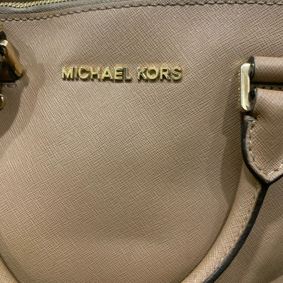 Authentic Michael kors handbag euc - Picture 4 of 8